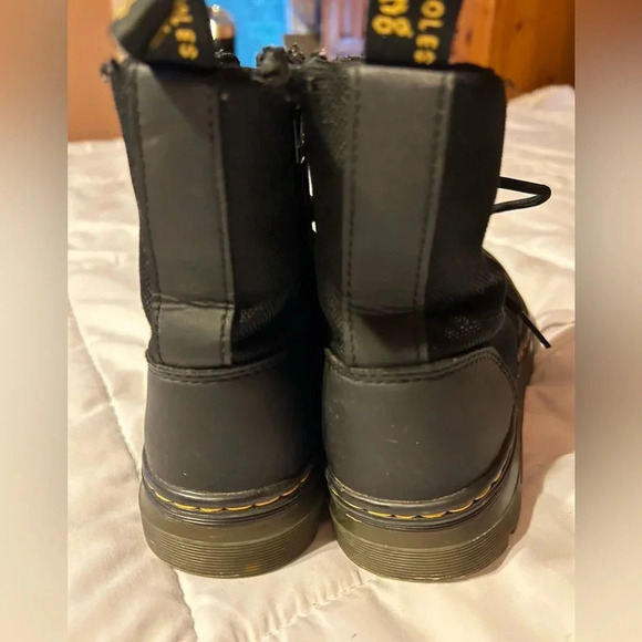 Dr Martens JUNIOR COMBS EXTRA TOUGH POLY CASUAL BOOTS size 4 - Picture 5 of 9